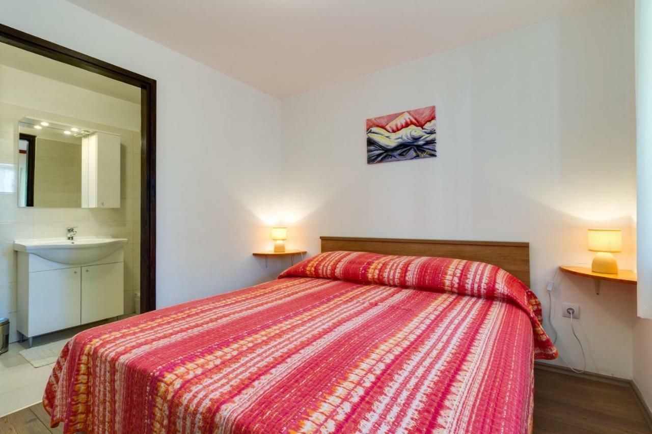 PUY Apartments Perka Near Beach מראה חיצוני תמונה